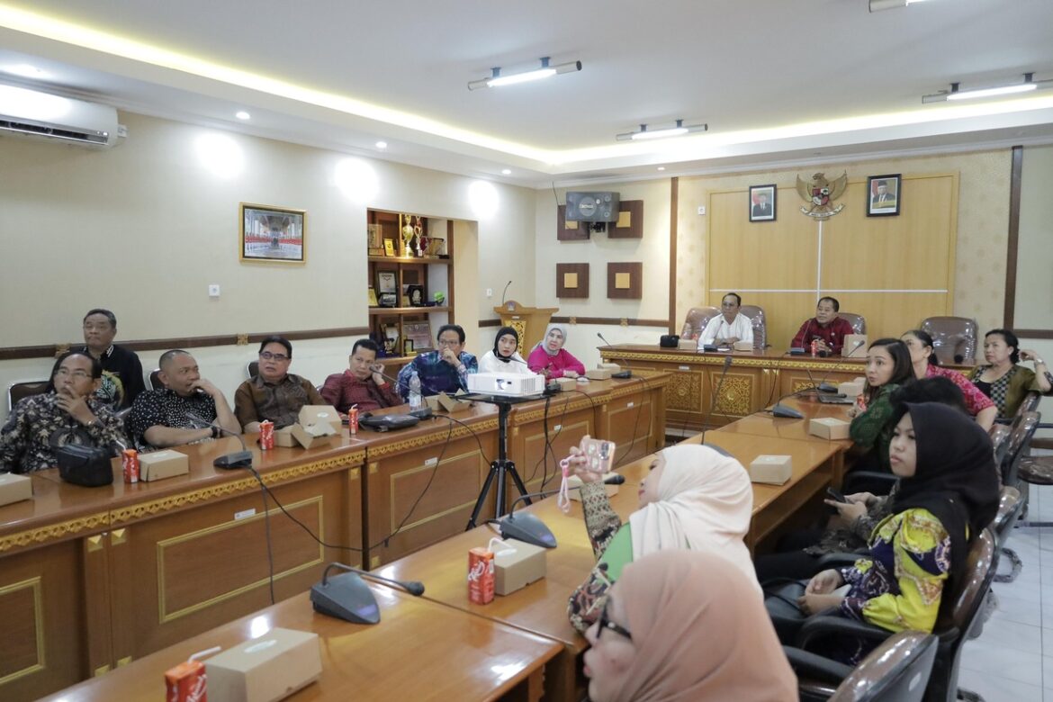 Rombongan Komisi IV DPRD Provinsi Kalsel studi komparasi pelajari anak berkebutuhan khusus dan sekolah inklusi ke Disdikpora Provinsi Bali.(foto : humasdprdkalsel)