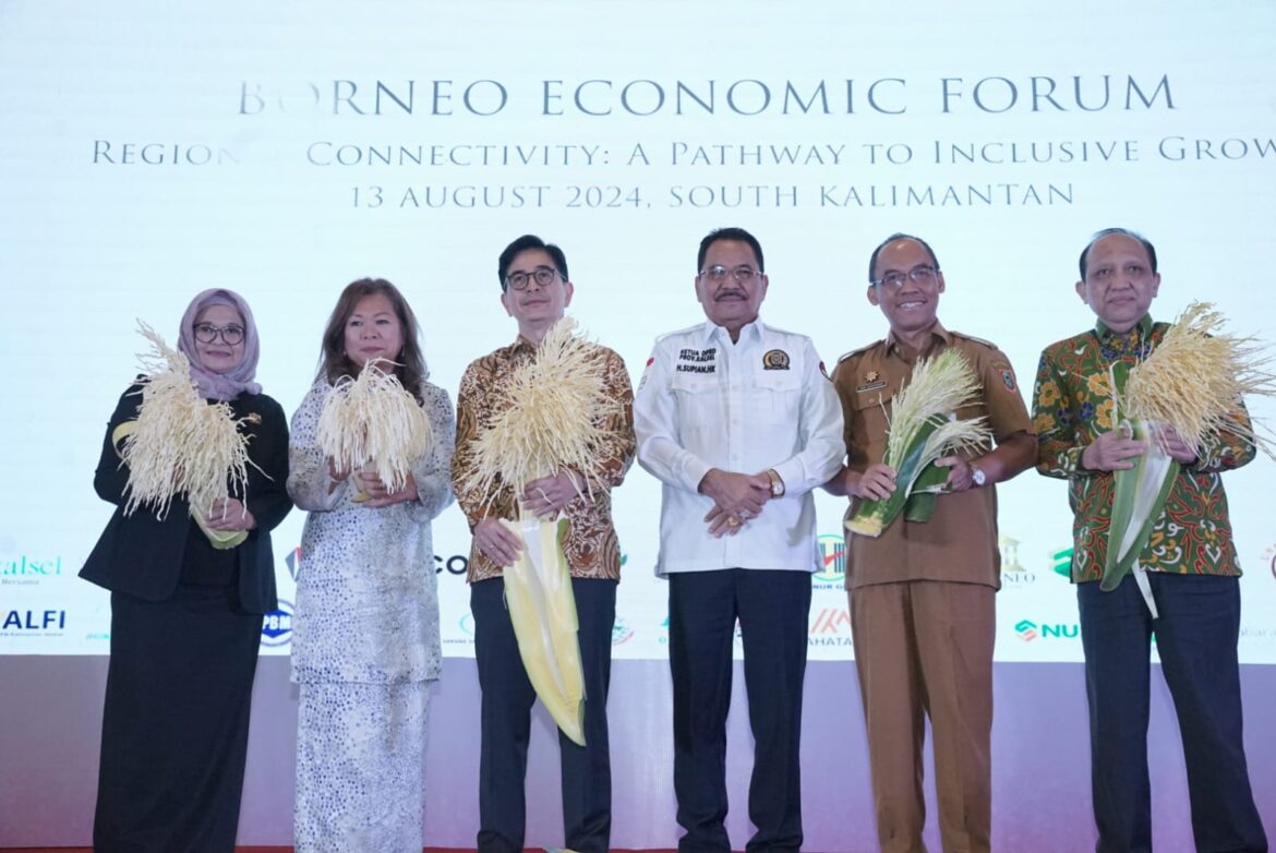 Ketua Umum Kadin Indonesia M Arsjad Rasjid PM dan Ketua DPRD Kalsel Supian HK di Borneo Economic Forum, Kadin Indonesia di Kota Banjarmasin (foto:istimewa)