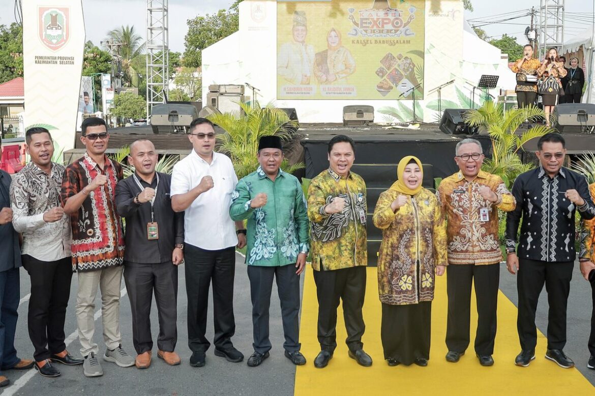 Wakil Ketua Sementara DPRD Provinsi Kalsel H Kartoyo turut menghadiri pembukaan pameran Kalsel Expo 2024 di Lapangan Murjani Banjarbaru.(foto : humasdprdkalsel)