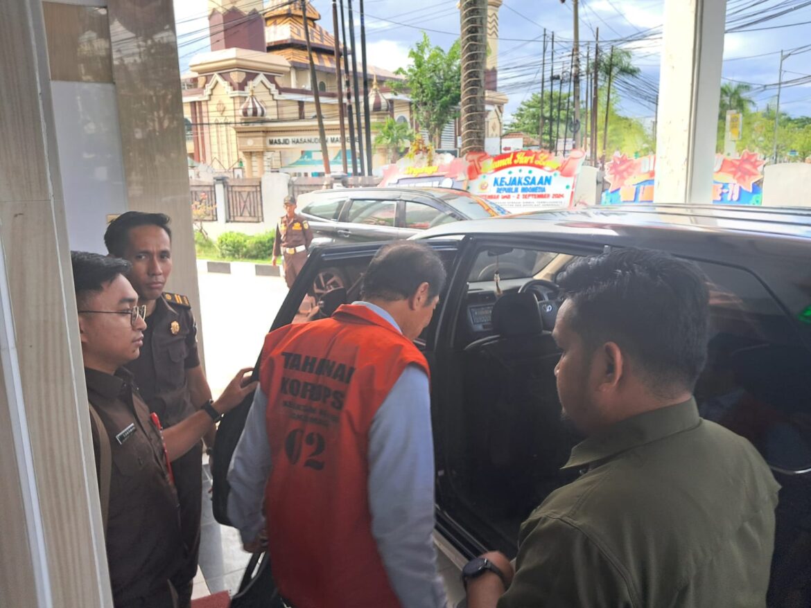 Menerima penyerahan Tersangka dan Barang Bukti (Tahap II) Perkara Tindak Pidana Perpajakan