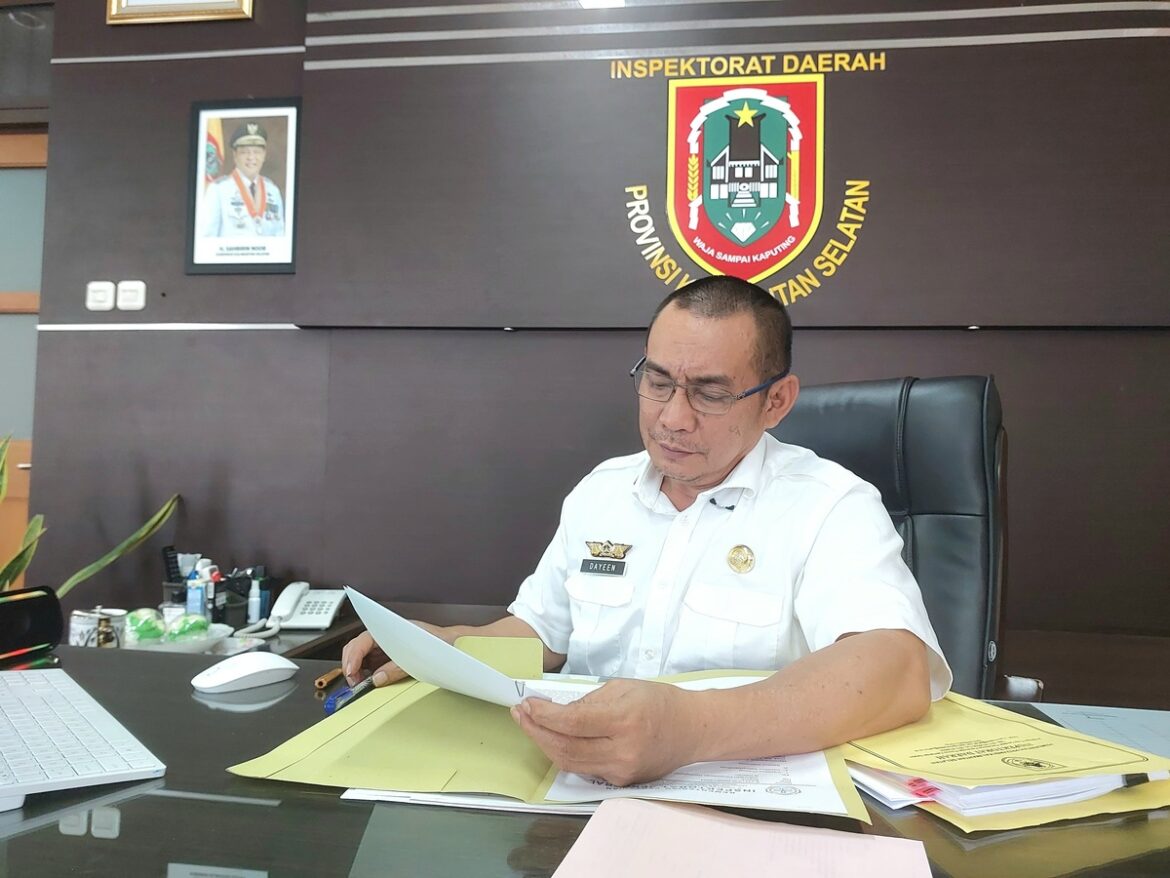 Inspektur Daerah Provinsi Kalsel, Akhmad Fydayeen di ruang kerjanya, Rabu (04/09/2024).(foto: tya/brt).