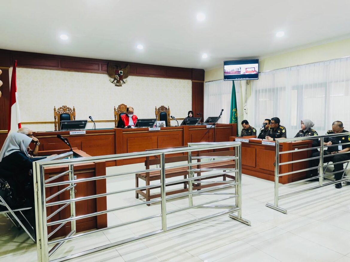 Foto : Suasana sidang putusan praperadilan antara tersangka dugaan korupsi bansos MS melawan Kejati Kalsel.