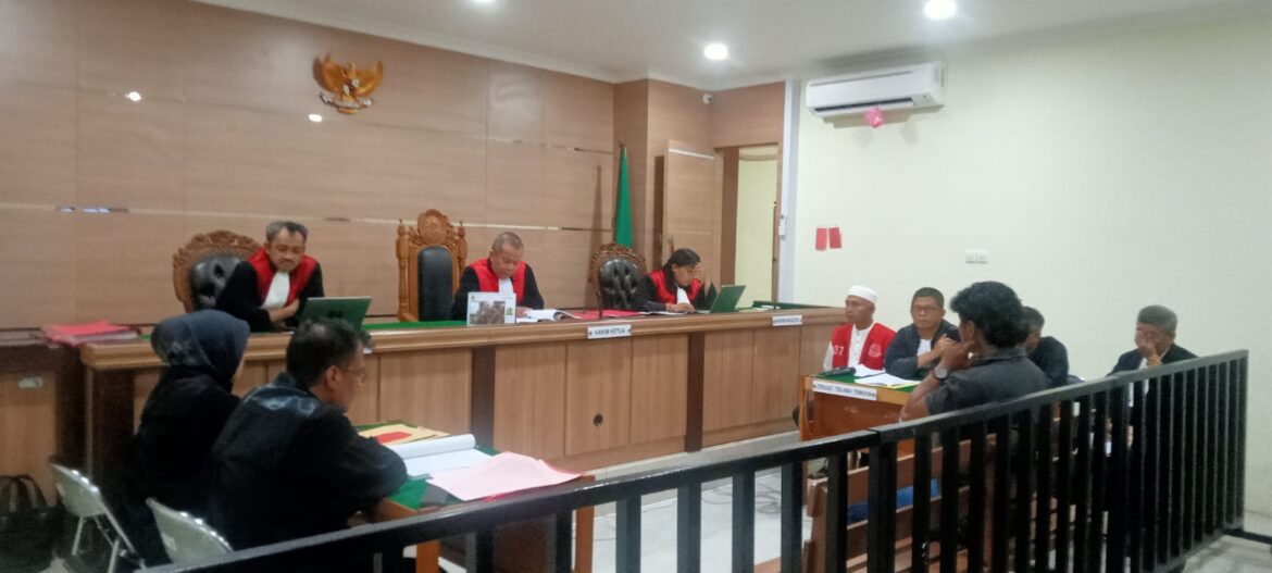 Suasana sidang batu bara karungan yang mendudukkan tiga terdakwa di PN Banjarmasin.