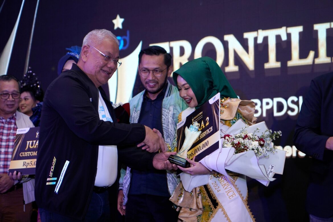 Prestasi yang Diraih Bank Kalsel menjadi juara ke-2 (dua) pada ajang Frontliner Championship BPDSI 2024 di Hotel Royal Kuningan Jakarta Selatan (foto:humas bank kalsel)