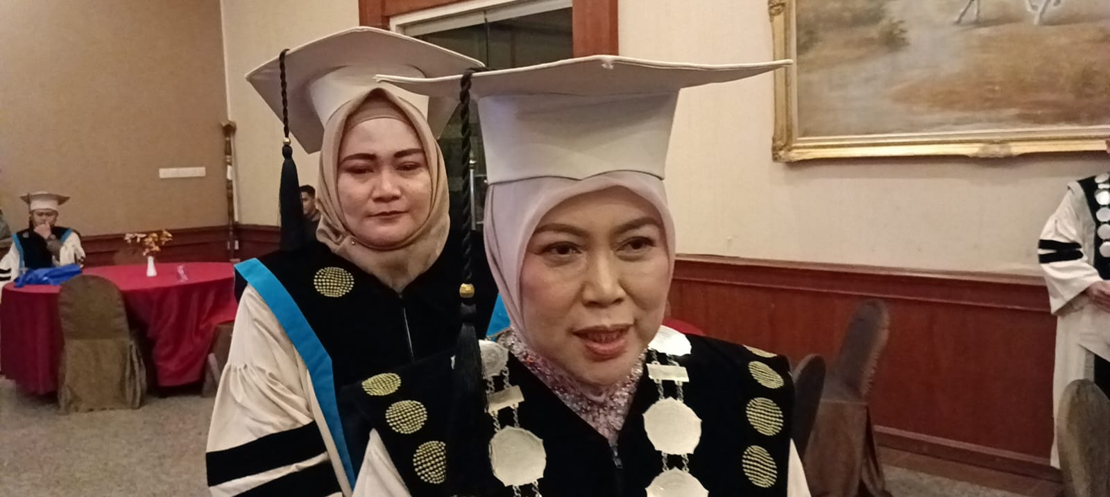 Rektor Universitas Cahaya Bangsa (UCB) Dra Hj Sri Erliani MM, MMKes,