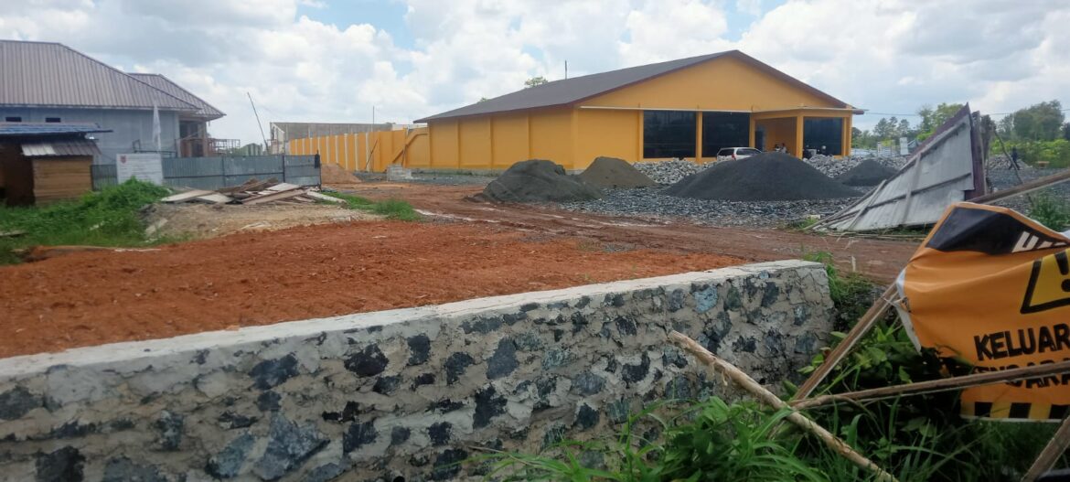 Proyek pembangunan Lapangan Tembak dan Lapangan Golf oleh Dinas Pemuda Olahraga provinsi yang diduga bermasalah.