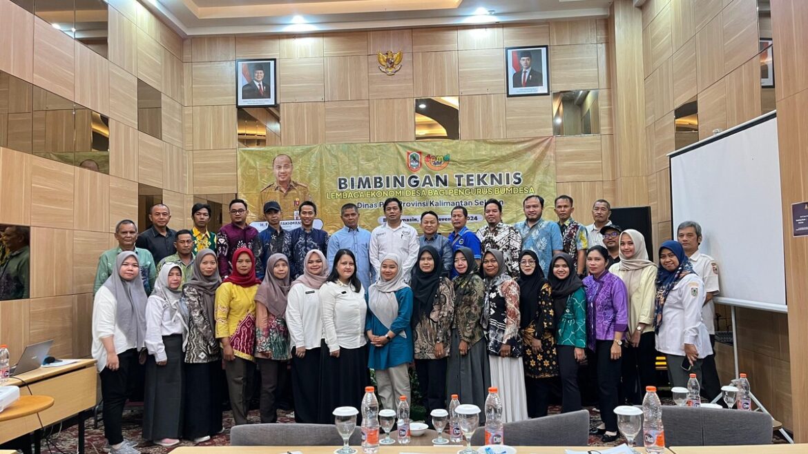 Pembukaan Bimtek Lembaga Ekonomi Desa yang diselenggarakan DPMD Provinsi Kalsel di salah satu hotel berbintang di Banjarmasin,  Rabu (06/11/2024). (Foto: ist).