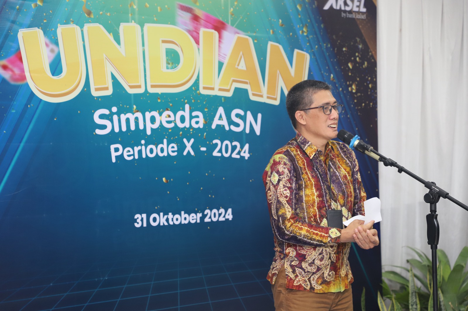 Direktur Utama Bank Kalsel Fachrudin Saat Memberikan Sambutan Dalam Acara Undian Simpeda ASN Periode X-2024