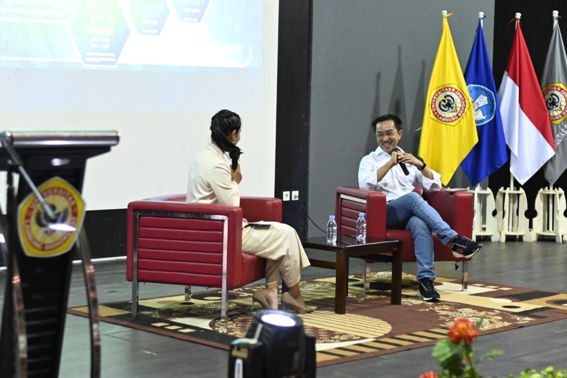 Mendorong potensi mahasiswa menghadapi tantangan di dunia kerja era digital melalui seminar (foto:istimewa)