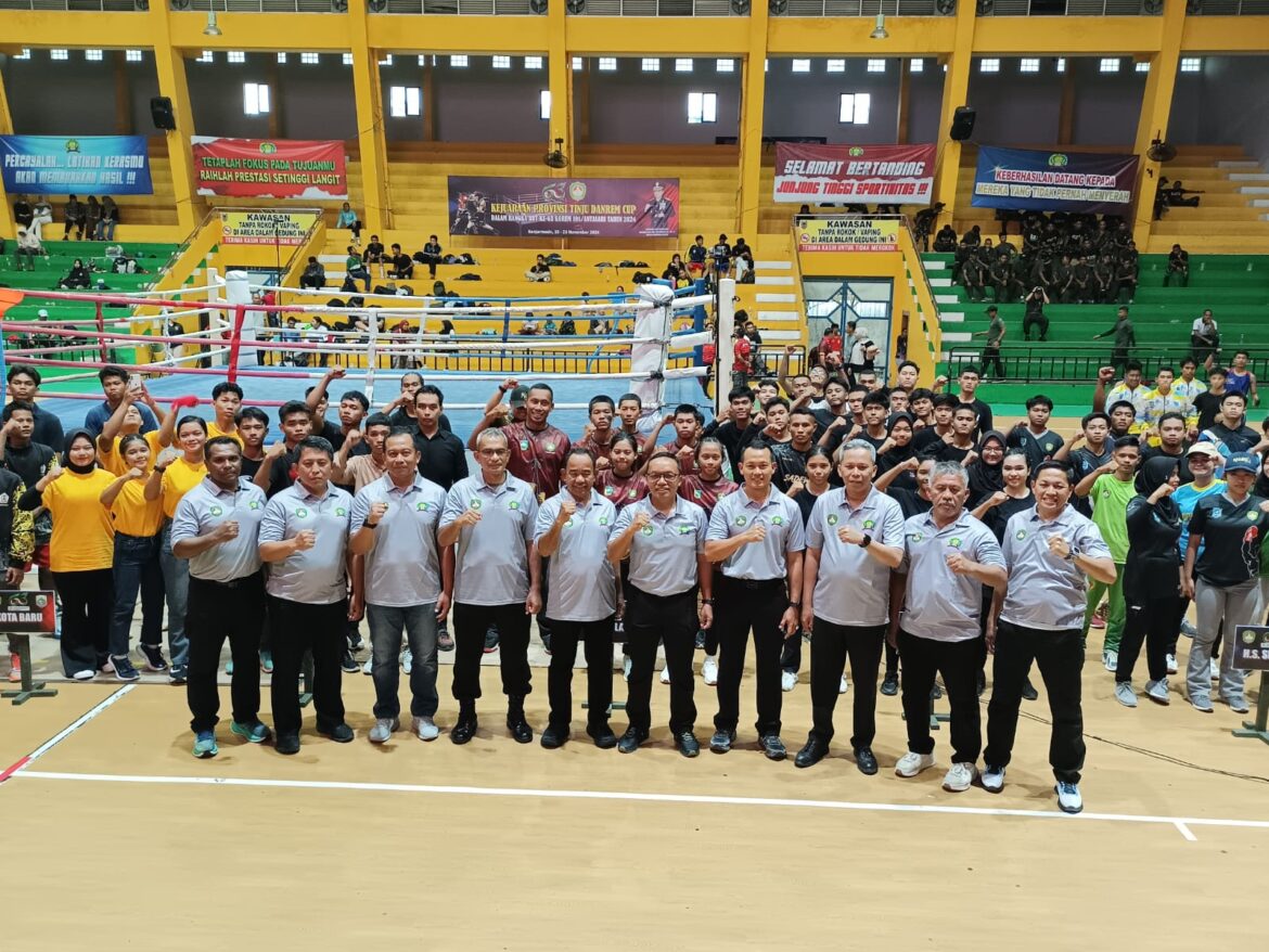 Suasana pembukaan Kejurprov Tinju Kalsel Piala Danrem Cup 2024, Rabu (20/11/2024) di GOR Hasanudin HM Banjarmasin. (foto: Tolah/brt)