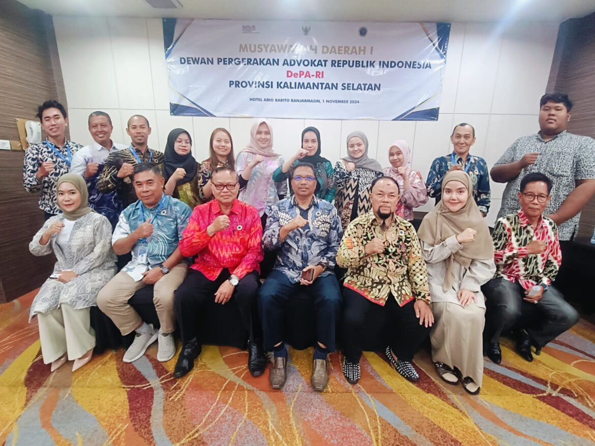 PENGURUS DPD dan tiga DPC De-PARI Kalsel foto bersama usai musda (Foto Mercy)