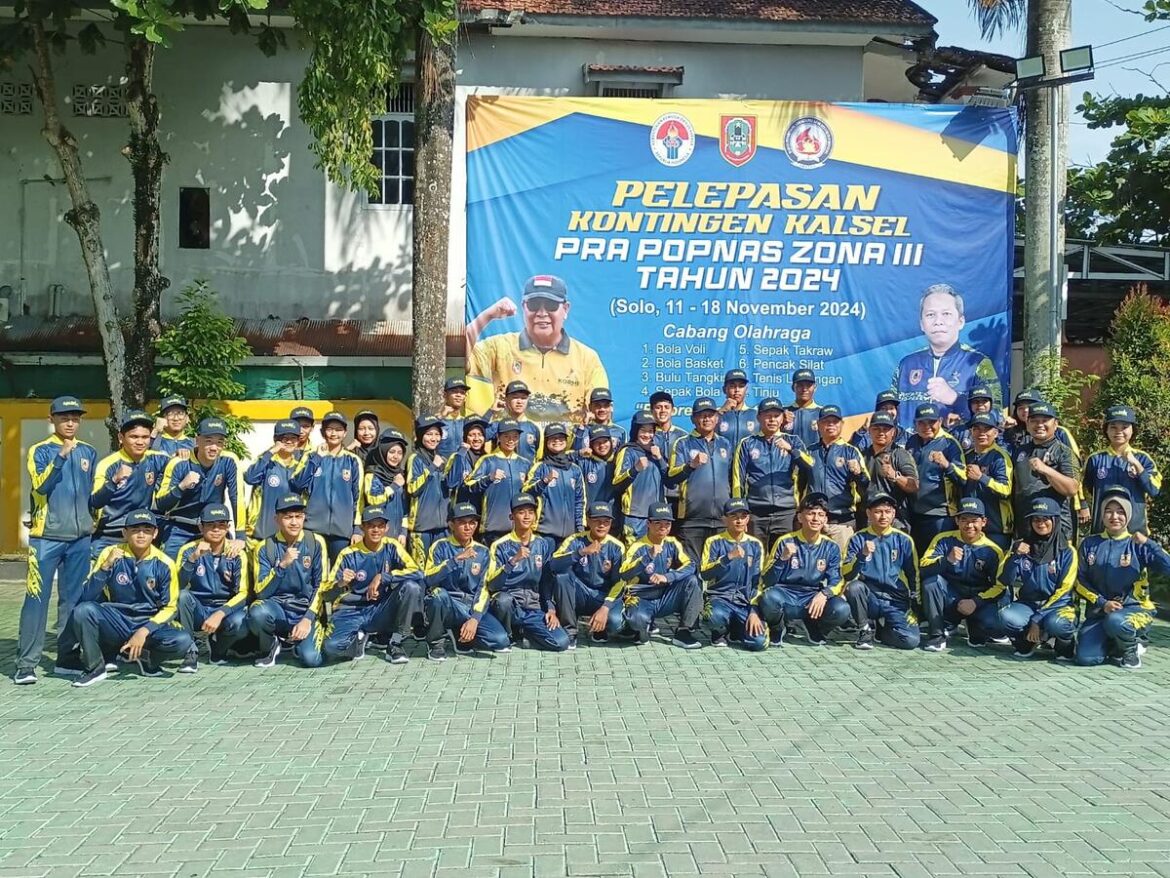Kontingen palajar Kalsel yang akan mengikuti Pra Popnas Zona III pada 11-18 November 2024 di Solo, Jawa Tengah. (foto: Tolah/brt)