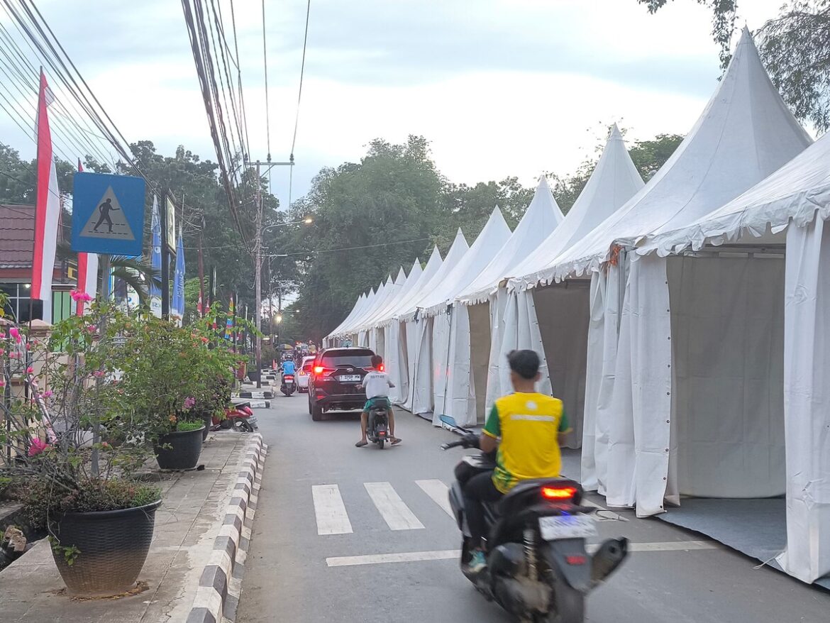 Foto Persiapan Expo di Taman Dwi Warna Barabai
