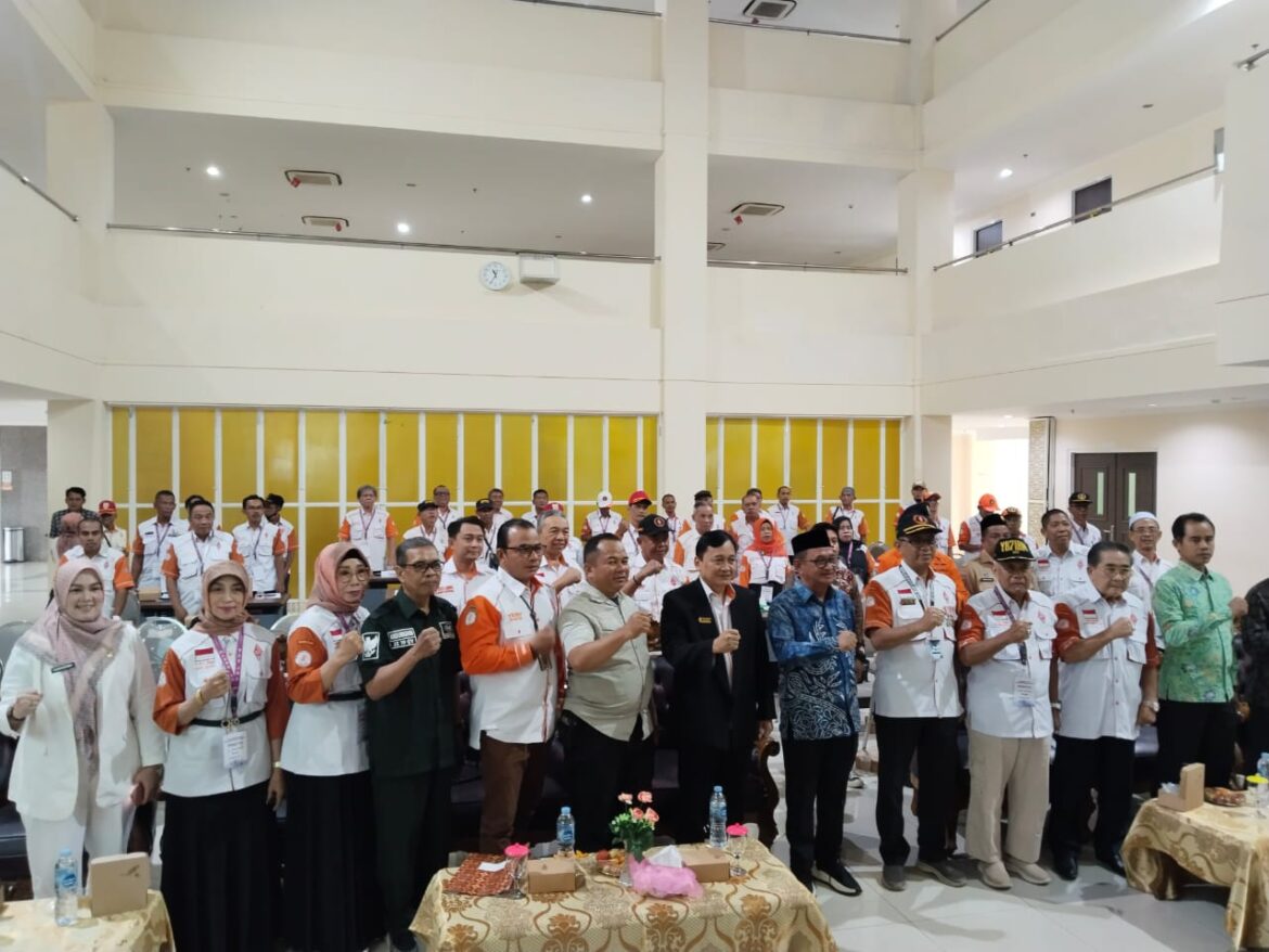 FOTO BERSAMA - Para undangan dan peserta Musda IX ODKS saat foto bersama, Sabtu (28/12/2024). (foto : sum/brt)