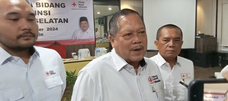 Ketua PMI Kalsel H Gusti Iskandar Sukma Alamsyah saat menyampaikan keterangan pers.(foto : ist)