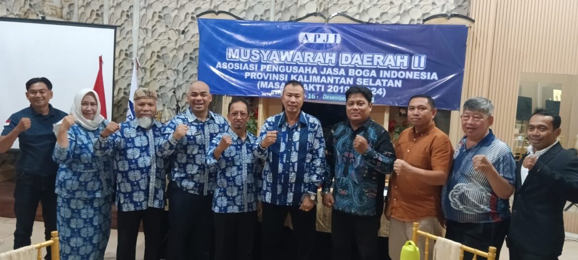 Ketua APJI Kalsel Periode 2024-2029 Haji Aftahudin Bersama Pengurus Lainnya (foto:baritopost)