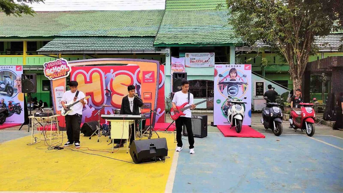 Salah Satu Peserta Tampil Bersemangat di Honda School Talent 2024