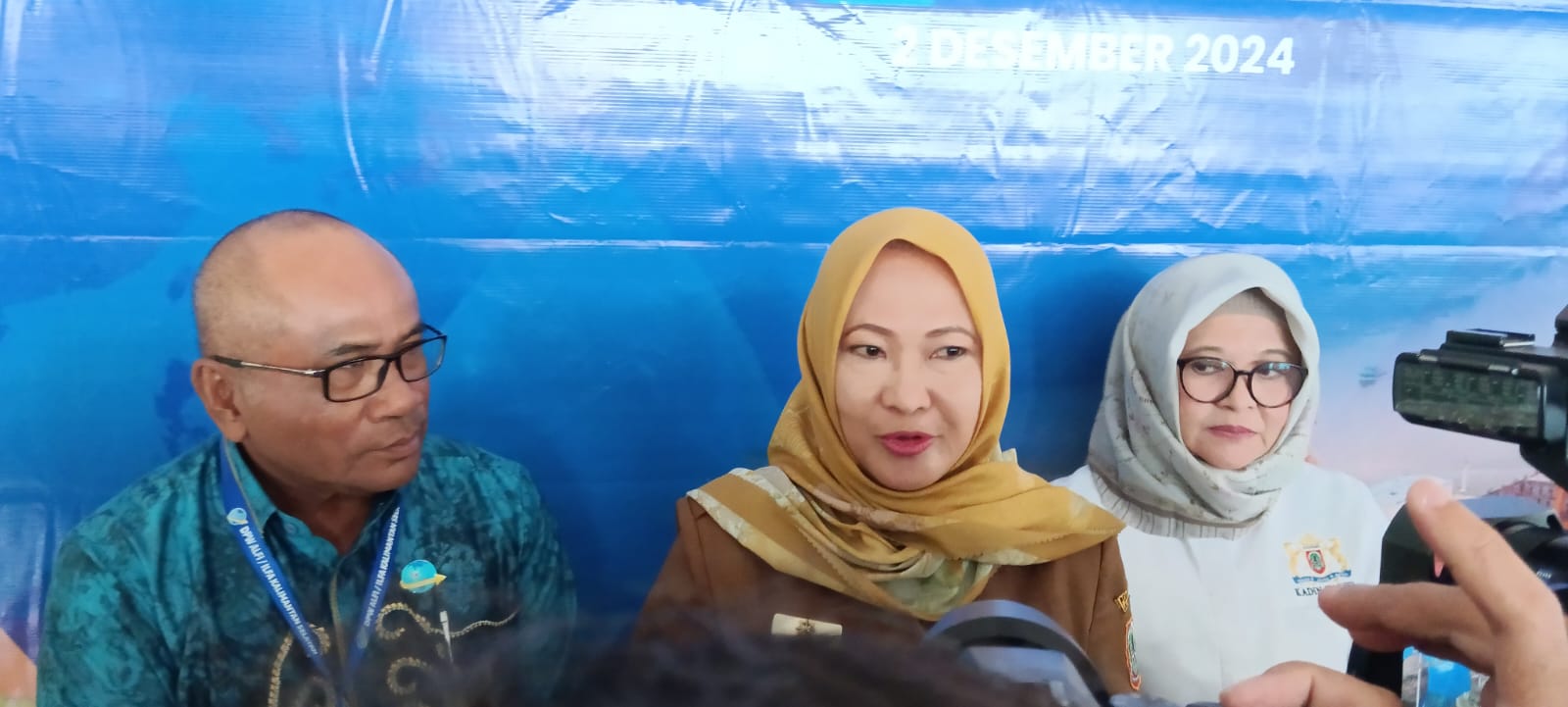 Husnul khatimah Staf Ahli Bidang Kemasyarakatan dan SDM Pemprov Kalsel Didampingi Ketua DPW ALFI/ILFA Kalsel Saut Nathan Samosir dan Ketua Kadin Kalsel Hj Shinta Dewi Laksmi