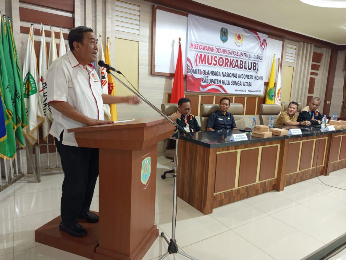 Wakil Sekretaris III KONI Kalsel, H.AR.Iwansyah, saat menghadiri Musorkablub KONI HSU, Senin (10/2/2025) di Gedung Agung Setda HSU. (foto: ist/brt)