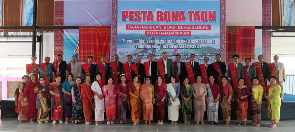 Gelaran Marga Raja Hasibuan bertema ‘Alai Saroha Saoloan do akka na porsean na sapunguan I” (Ulaon Apostel 4:32A) (foto:baritopost)