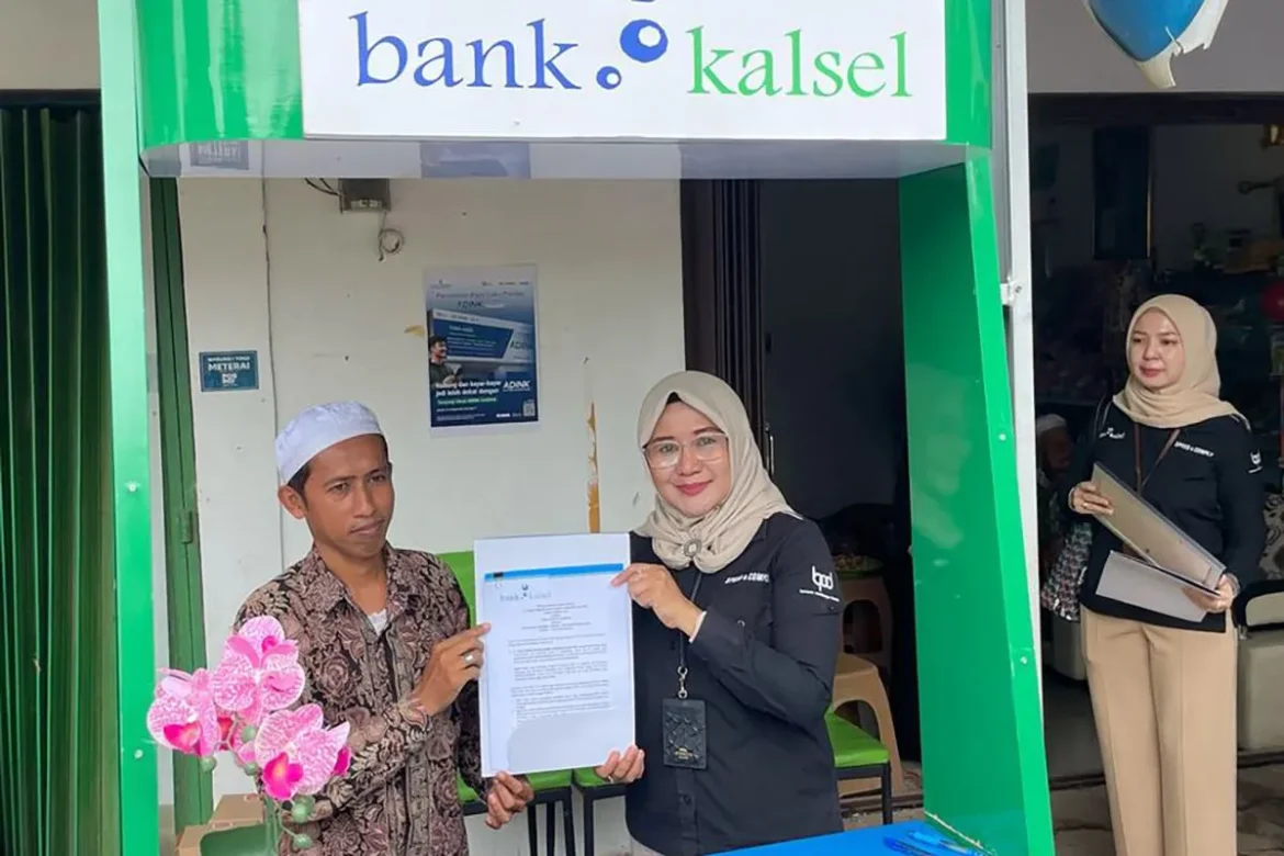 Bank Kalsel membuka Agen Digital Inklusi Keuangan (ADINK) di Desa Kampung Baru, Kecamatan Beruntung Baru, Kabupaten Banjar,
