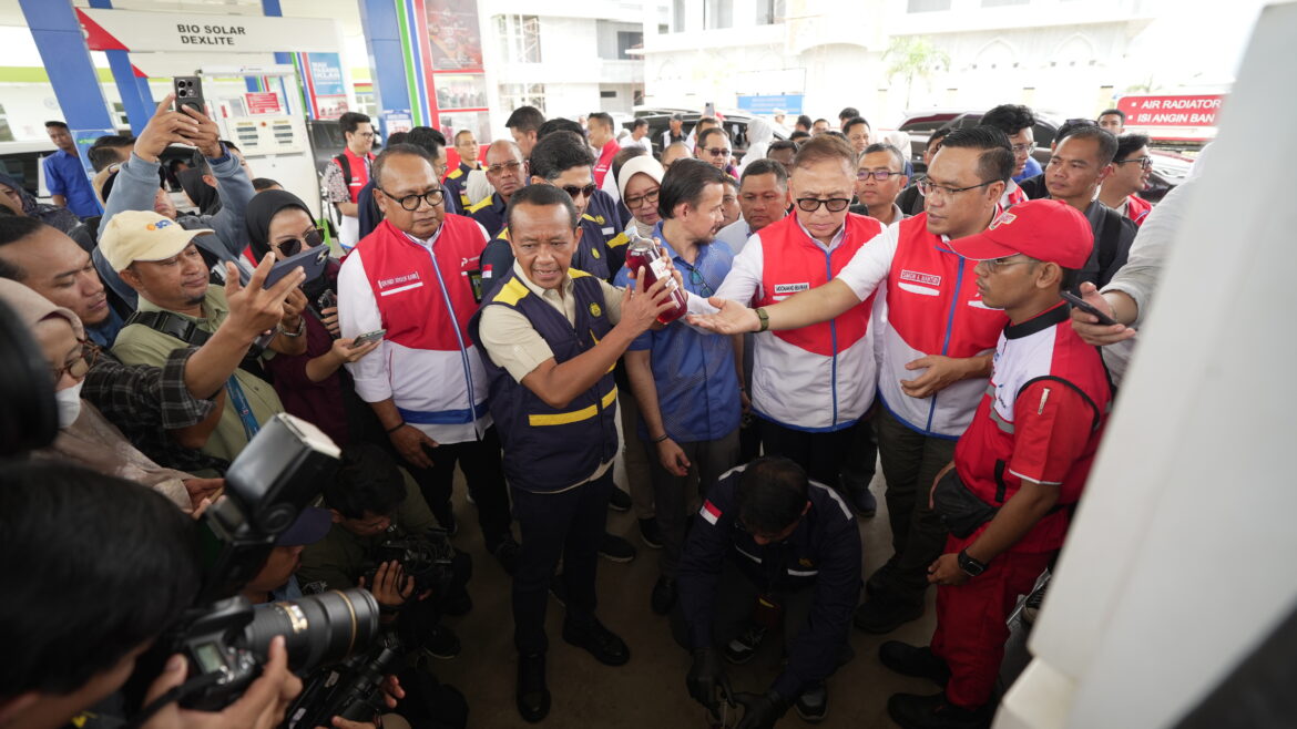 kunjungan Menteri ESDM Bahlil Lahadalia bersama Komisaris Utama Pertamina Mochamad Iriawan dan Direktur Utama Pertamina Simon Aloysius Mantiri, pada Rabu 19 Maret 2025.