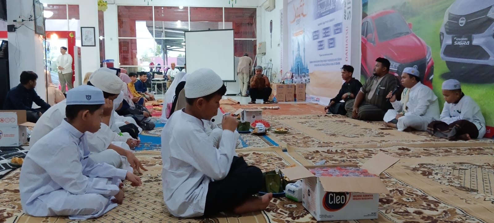 Persiapan Buka Puasa Bersama dan Doa Menjelang Beduk Berbunyi