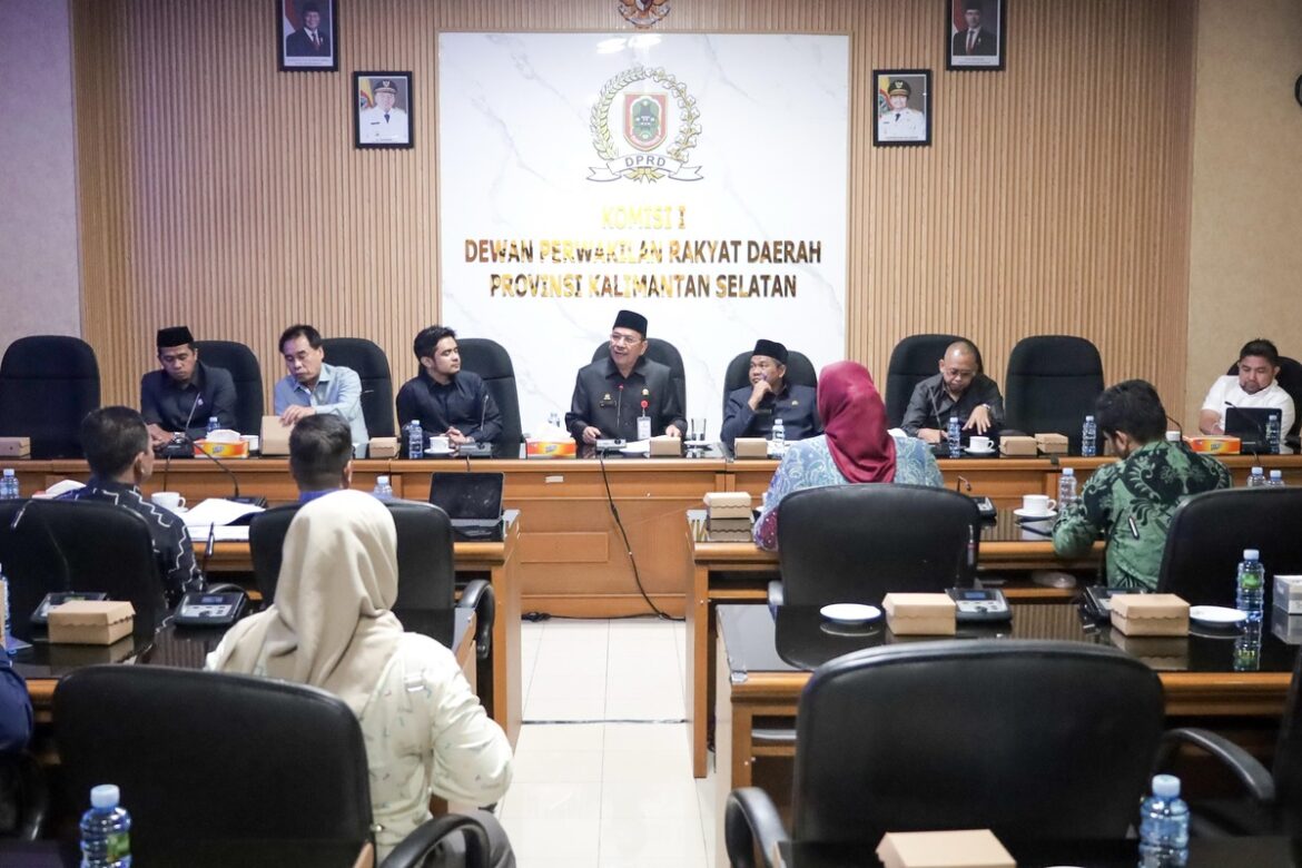 Komisi I DPRD Provinsi Kalsel gelar RDP bersama KPU Provinsi Kalsel bahas kesiapan PSU Pilwali Kota Banjarbaru.(foto : humasdprdkalsel)