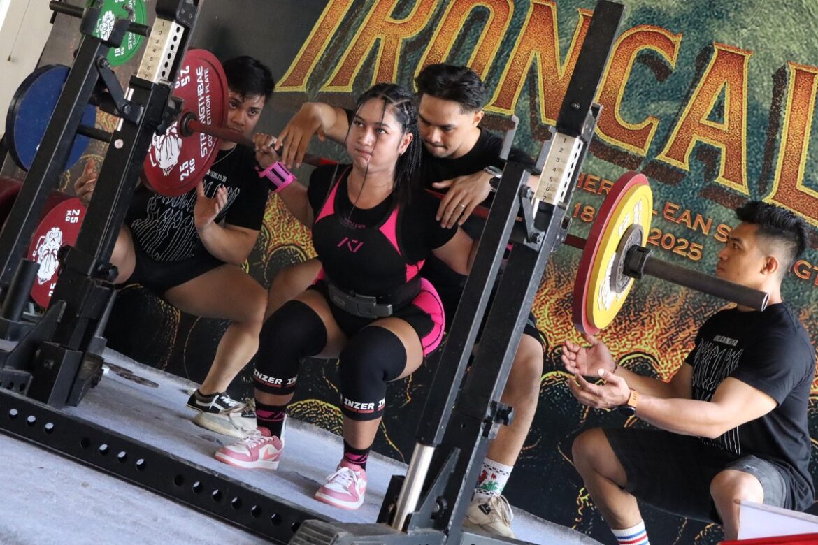 Peserta yang mengikuti Ironcall Powerlifting Meet pada 17-18 Mei 2025 di District Cafe, Banjarmasin. (foto: ist/brt)