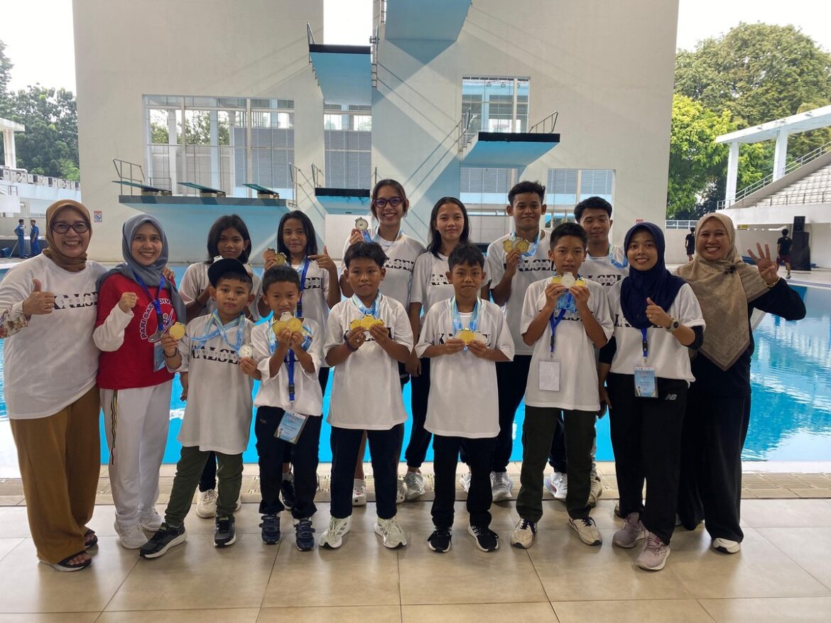 Atlet loncat indah Kalsel yang meraih medali pada 2nd Pari Sakti Diving International Competition 2025, Jum’at (16/5/2025) di Stadion Akuatik Senayan, Jakarta. (foto: ist/brt)