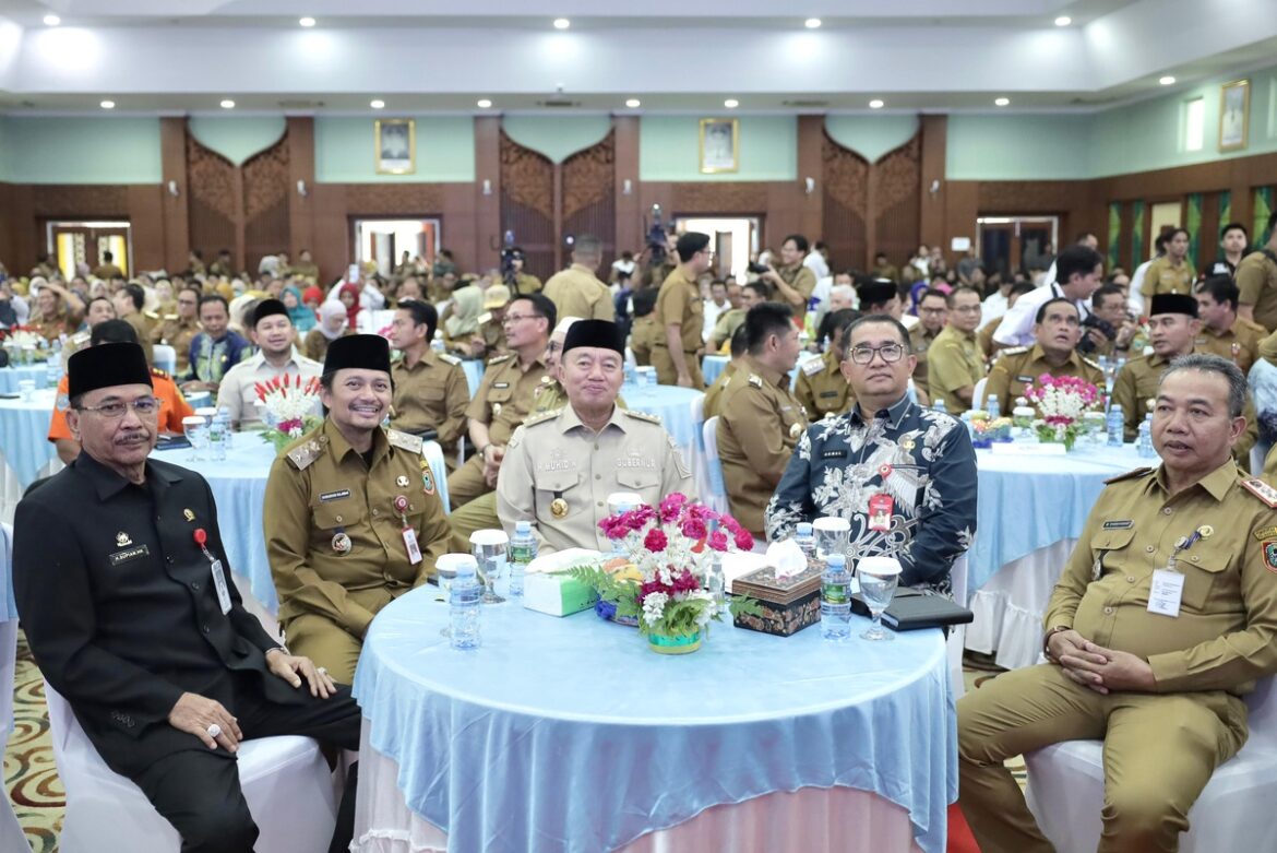 Ketua DPRD Provinsi Kalsel Dr (HC) H Supian HK, SH, MH turut menghadiri pembukaan pelaksanaan Musrenbang RPJMD 2025-2029 yang berlangsung di Gedung Auditorium KH Idham Chalid, Kawasan Perkantoran Gubernur Kalsel, Banjarbaru.(foto : humasdprdkalsel)