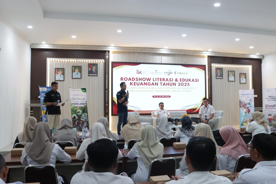 Bank Kalsel & OJK Lakukan Literasi Edukasi Tenaga Pendidik di HST (humas Bank Kalsel)