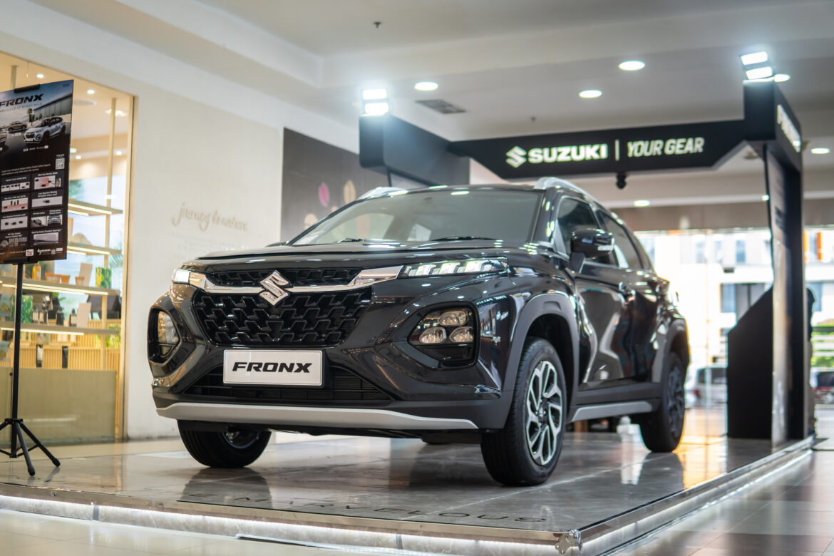 Suzuki Fronx diluncurkan secara resmi oleh SIS (Suzuki Indomobil Sales) di Jakarta pada Rabu (28/5/2025) dan diikuti melalui Online Press Conference Suzuki Fronx di Showroom Mitra Suzuki Banjarmasin.