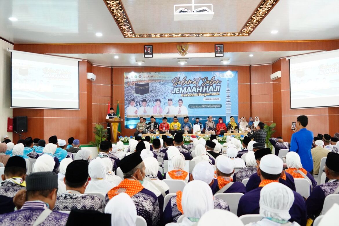 Jemaah yang tergabung dalam Kloter BDJ-06 ini dijadwalkan memasuki Asrama Haji Embarkasi Banjarmasin