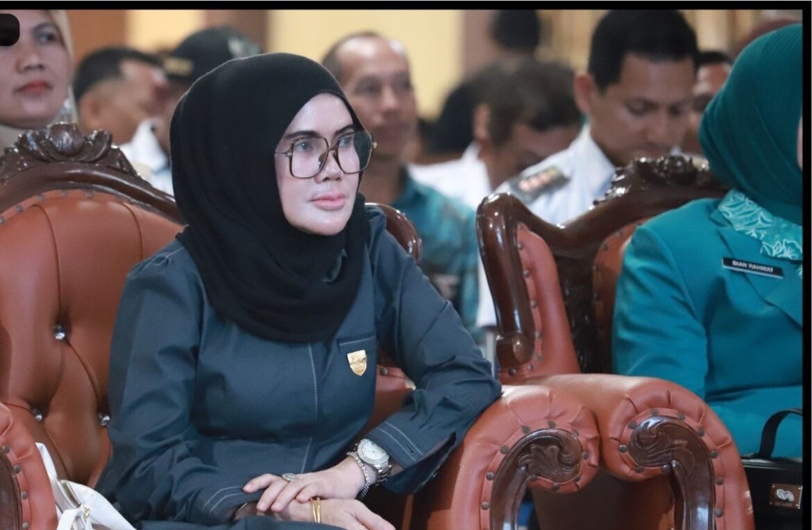Anggota DPRD Tala Hj Endang Iswaningsih saat menghadiri pelaksanaan audit kasus stunting di Tala