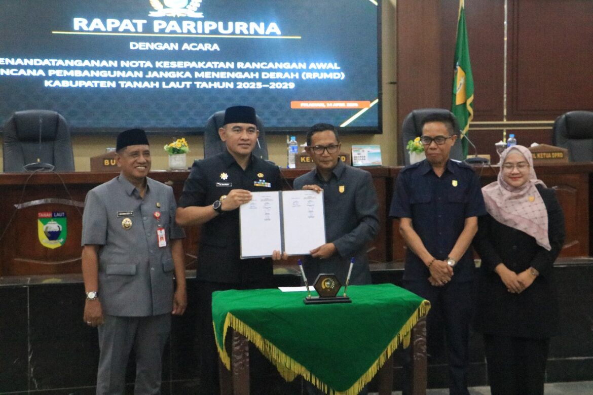 Pimpinan DPRD Tala Bersama jajaran Eksekutif menandatangani kesepakatan penyempurnaan dokumen RPJMD 2025 -2029,