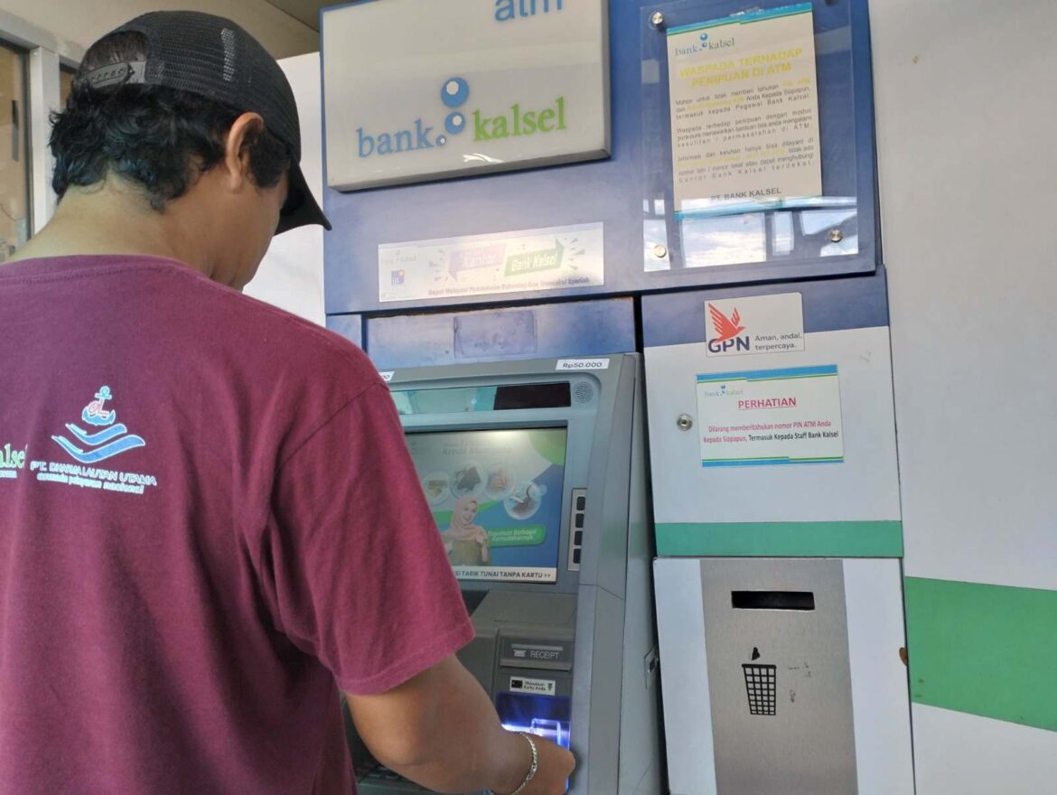 Kehadiran ATM Bank Kalsel Memberikan Manfaat Luas Bagi Masyarakat