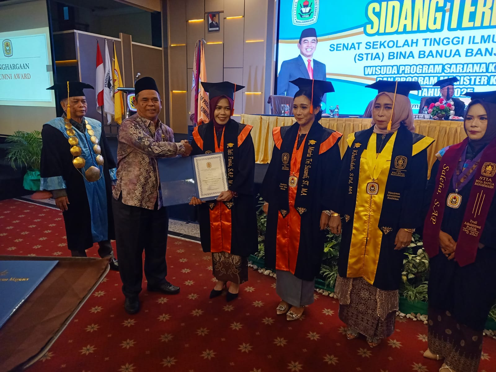 Isti Fania lulusan terbaik STIA Bina Banua Banjarmasin dari Program Magister Manajemen Sumber Daya Manusia yang berhasil meraih IPK sempurna 4.00.(foto : ist)