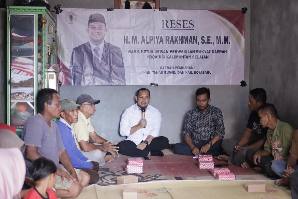Wakil Ketua DPRD Provinsi Kalsel HM Alpiya Rakhman, SE, MM menuntaskan kegiatan resesnya di Kabupaten Kotabaru.(foto : humasdprdkalsel)