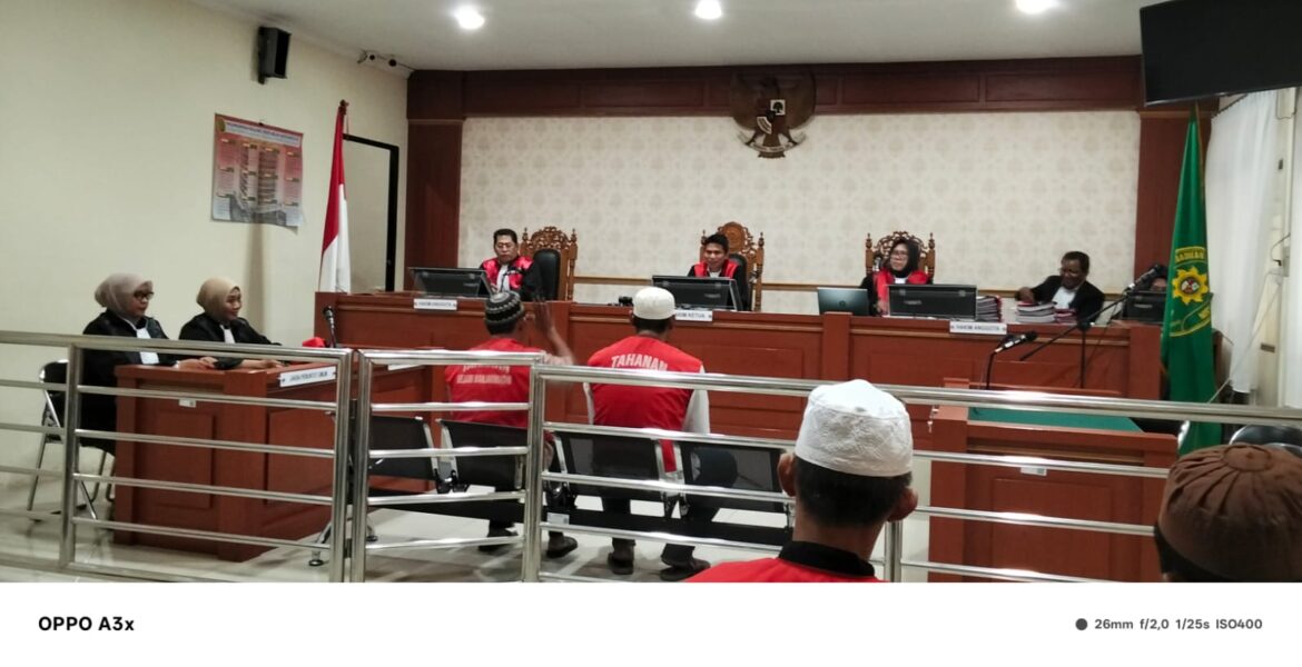 Muhammad Yamani dan Afrial Norma Saputra saat menjalani sidang atas perkara pemufakatan jahat narkoba (Foto Filarianti)