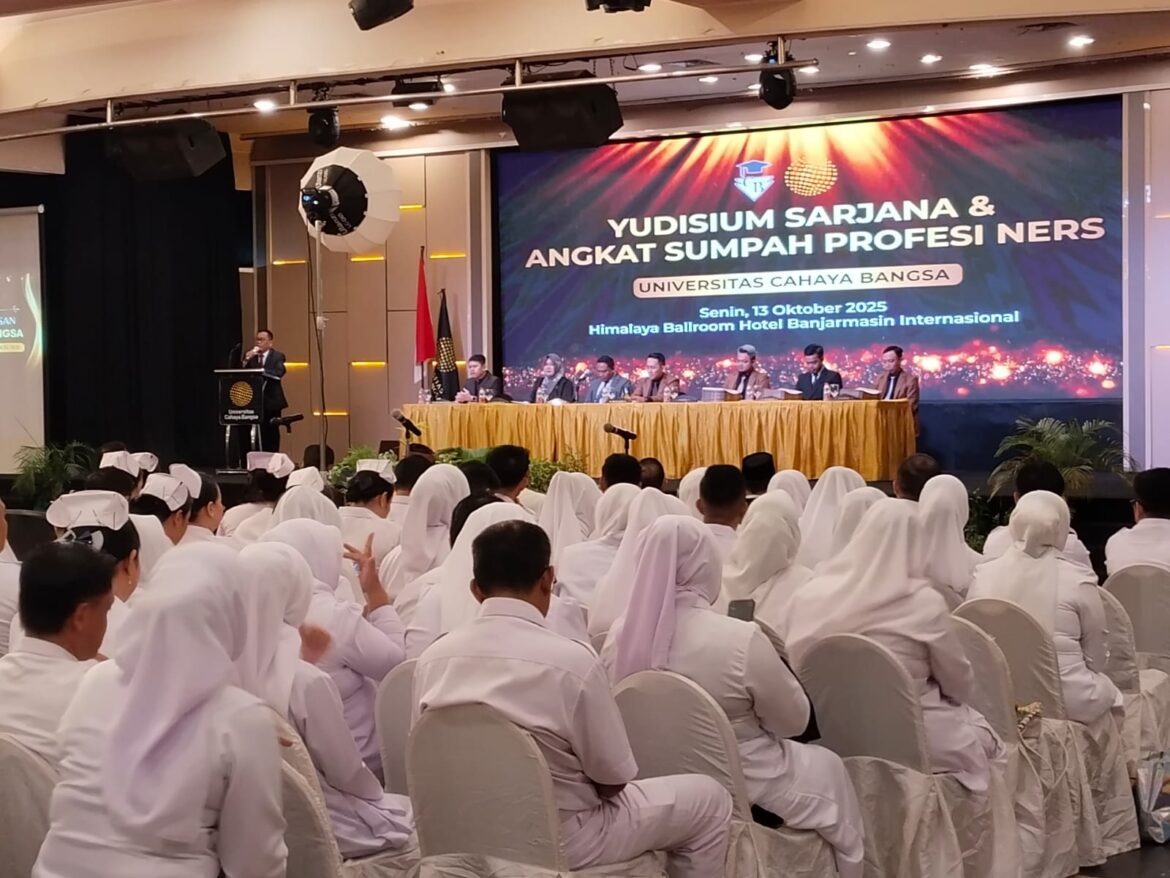 Gelar Yudisium Sarjana & Angkat Sumpah Profesi Ners di UCB