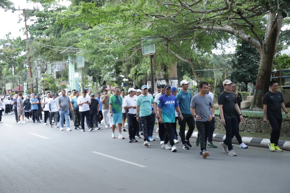 Bank Kalsel Gelar Jalan sehat bersama di Barabai, Bangun Semangat Kolaborasi dan Kebersamaan Insan Bank Kalsel