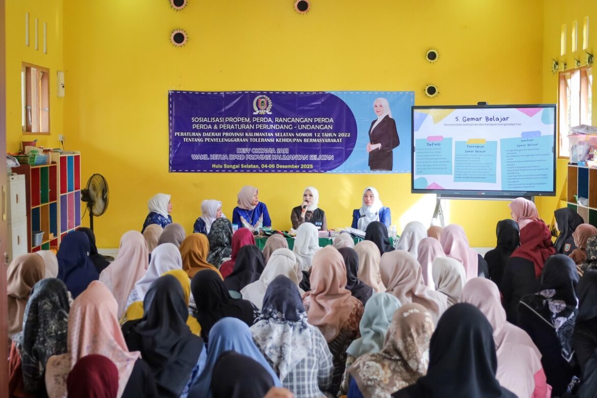 Wakil Ketua DPRD Provinsi Kalsel Desy Oktavia Sari melaksanakan Sosialisasi Perda Kalsel Nomor 12 Tahun 2022 tentang Penyelenggaraan Toleransi Kehidupan Bermasyarakat di Aula TK Aisyiyah Bustanul Athfal (ABA) Kabupaten HSS.(foto : humasdprdkalsel)