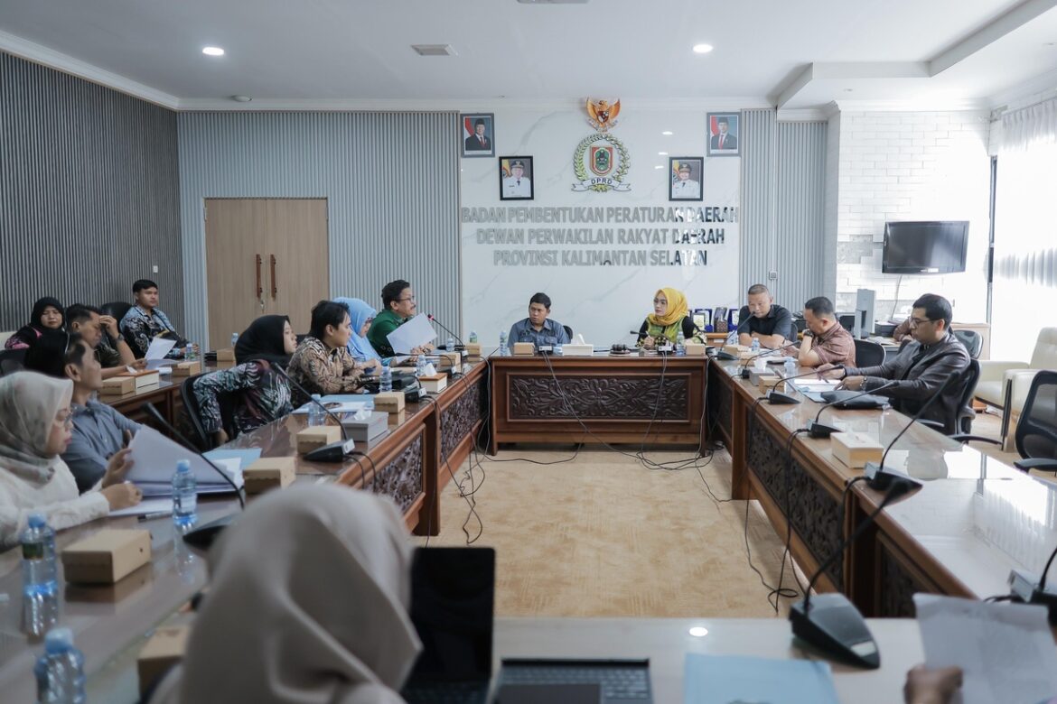 Rombongan DPRD Kabupaten Batola melaksanakan konsultasi ke DPRD Provinsi Kalsel untuk kejelasan status Klinik Utama Setara milik Pemkab Batola.(foto : humasdprdkalsel)