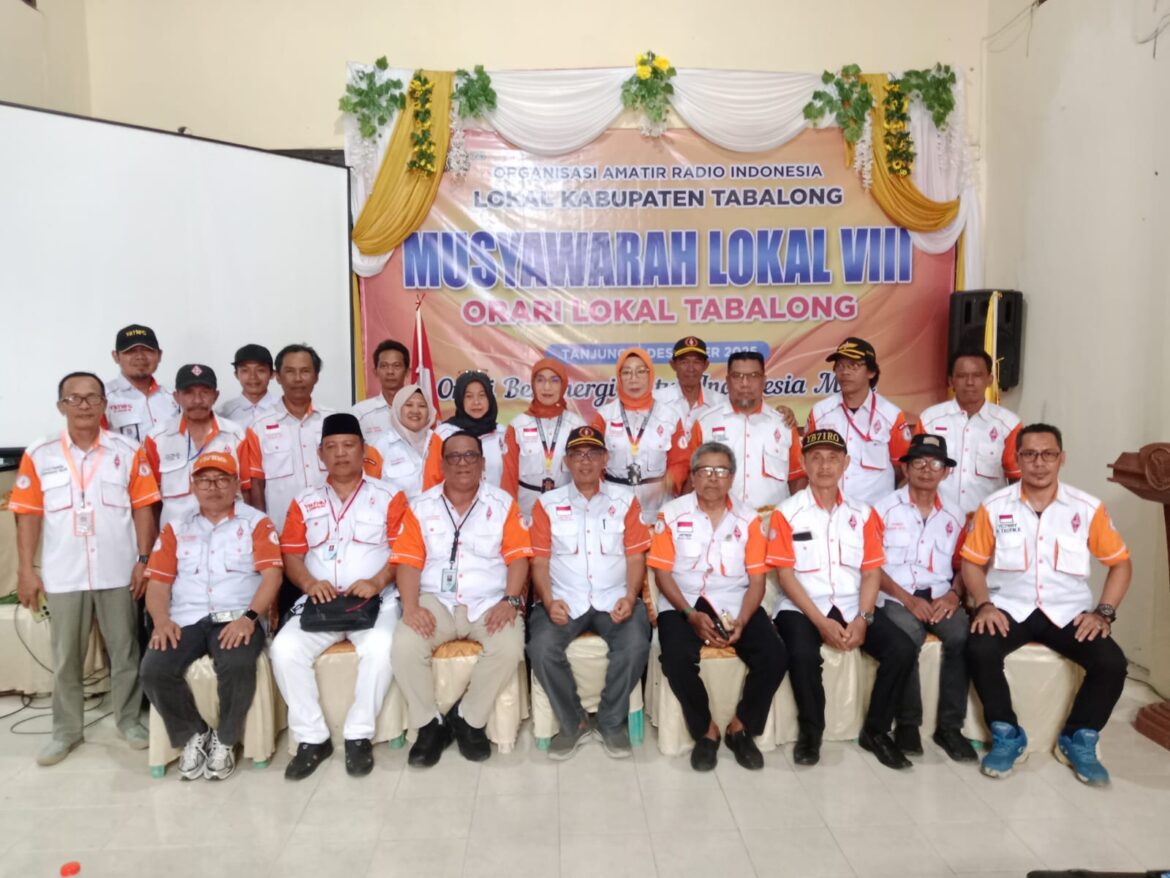 Ketua terpilih Orlok Tabalong pengurus periode 2025-2028, Agus Budiarto foto bersama Ketua ODKS dan pengurus lainnya, Rabu (10/12/2025).(foto : ist)