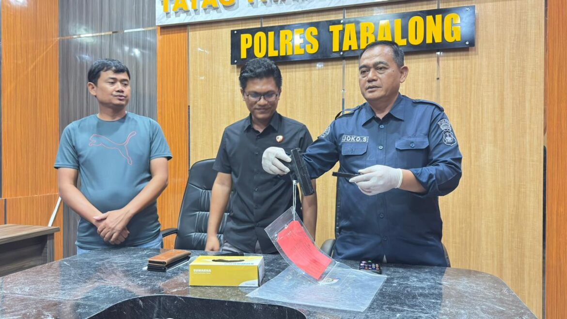 Jumpa pers Polres Tabalong terkait temuan barang bukti baru kasus penganiayaan maut di Murung Pudak (foto: Laila)