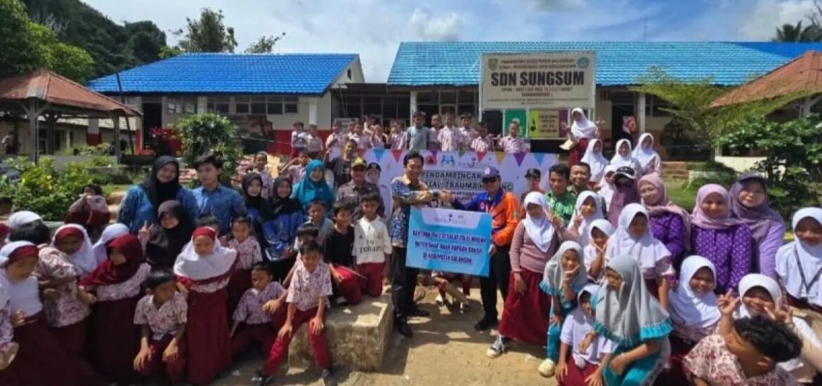 Dukung Trauma Healing di Tebing Tinggi, Bank Kalsel Salurkan 1500 Alat Tulis
