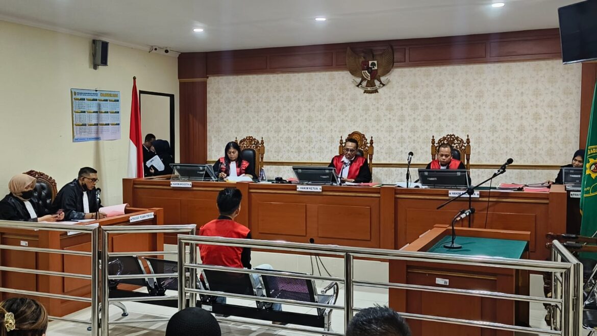JPU BACAKAN TUNTUTAN – Jaksa penuntut umum membacakan tuntutan terhadap terdakwa Muhammad Saleh dalam sidang perkara narkotika di Pengadilan Negeri Banjarmasin, Senin (23/2/2026). (Foto: Filarianti)