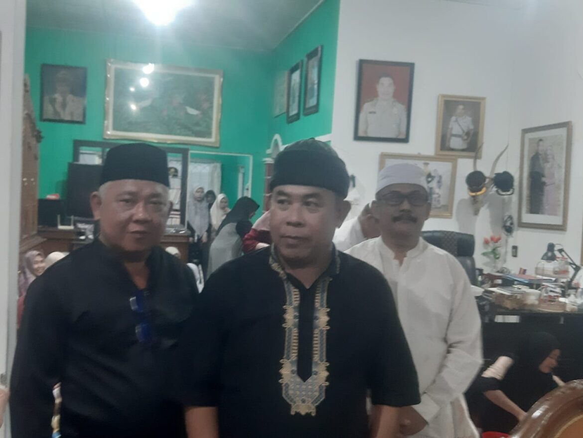 Ketua Umum FKPWK HR Fadillah SH dan Pembina FKPWK H Junaidi