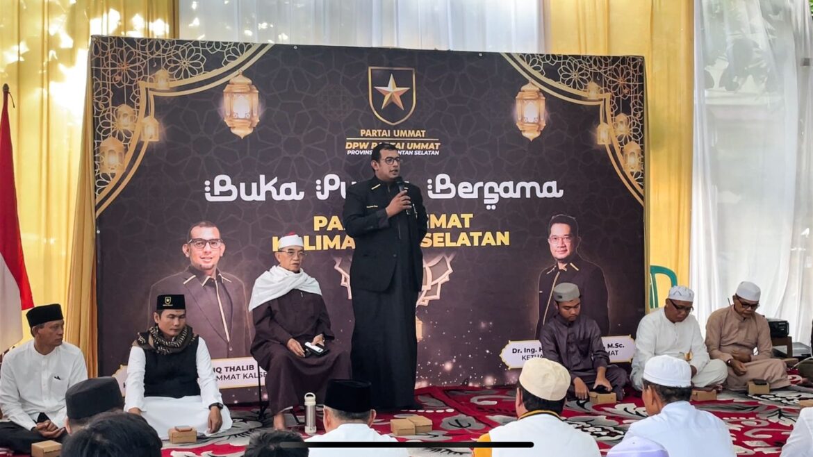 Syukuran Milad Partai Ummat Kalimantan Selatan yang diisi dengan silaturahmi dan buka puasa bersama di sekretariat partai di Banjarbaru. (foto ist/brt)